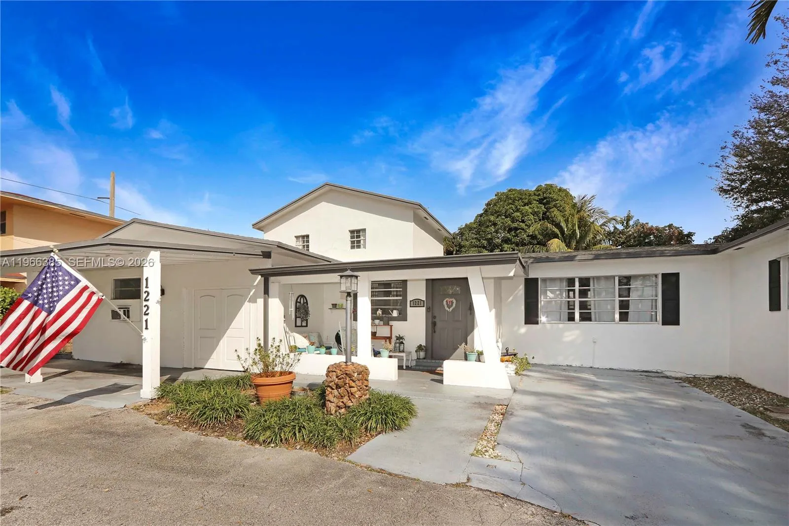 1221 SW 74th Ct, Miami FL 33144