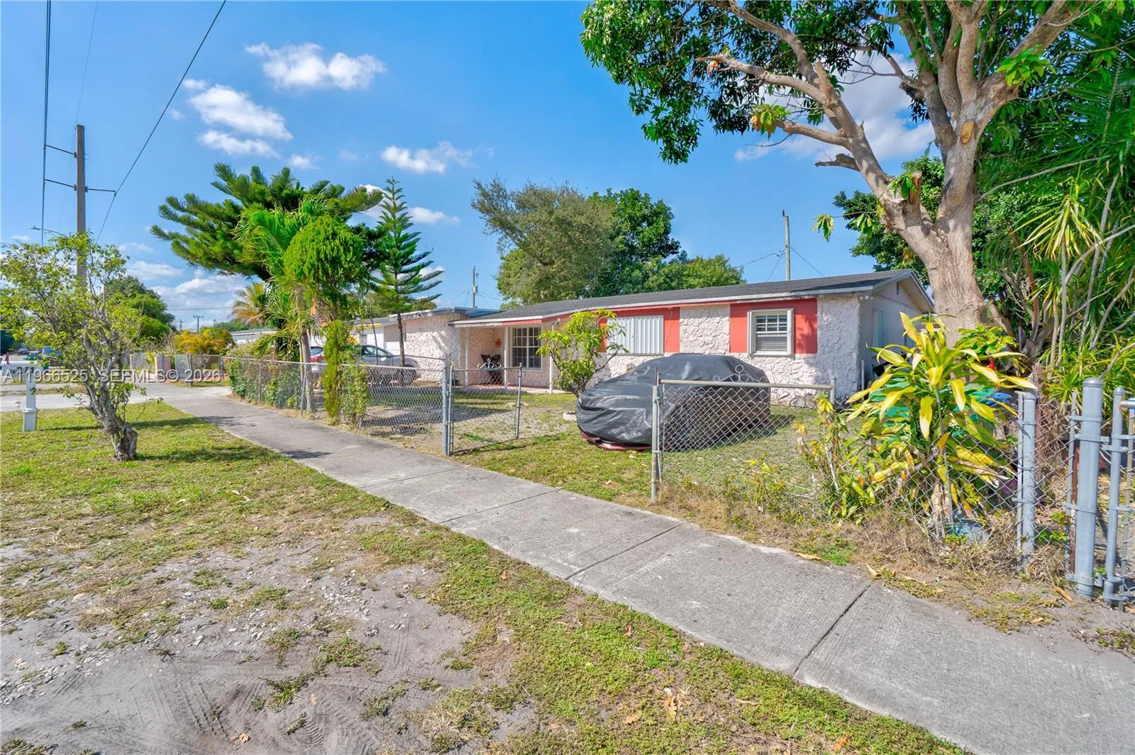 1271 NE 211th St, Miami FL 33179