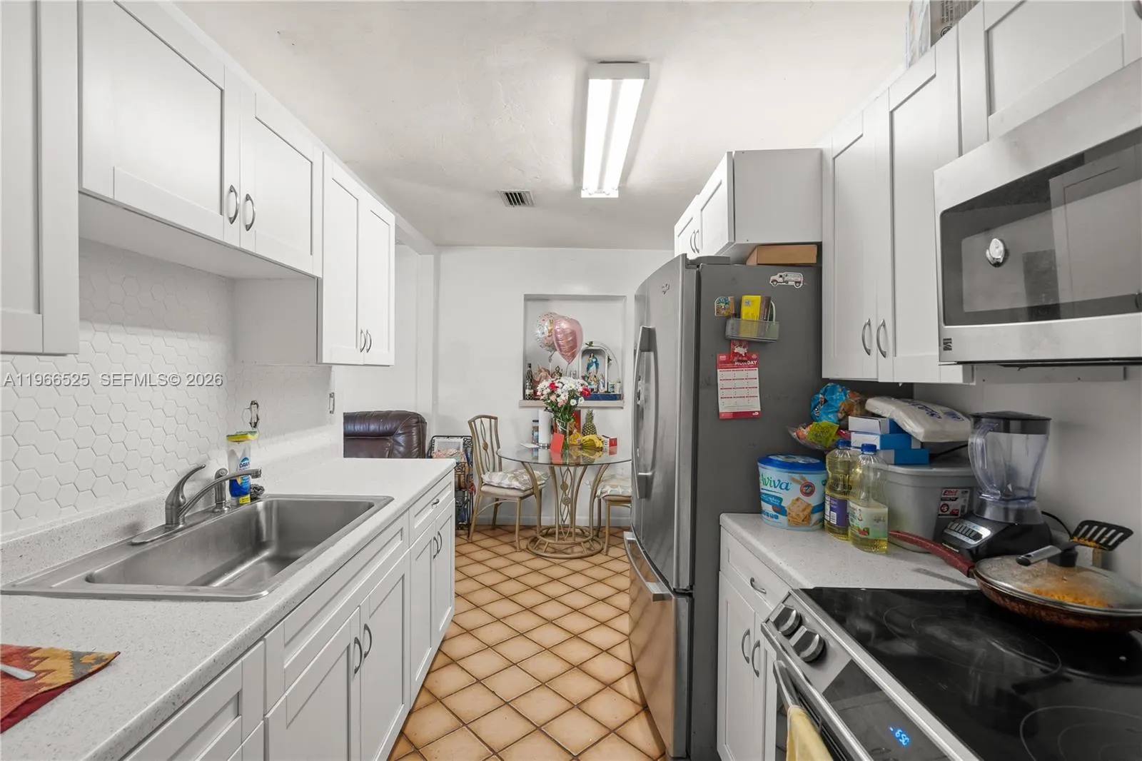 1271 NE 211th St, Miami FL 33179