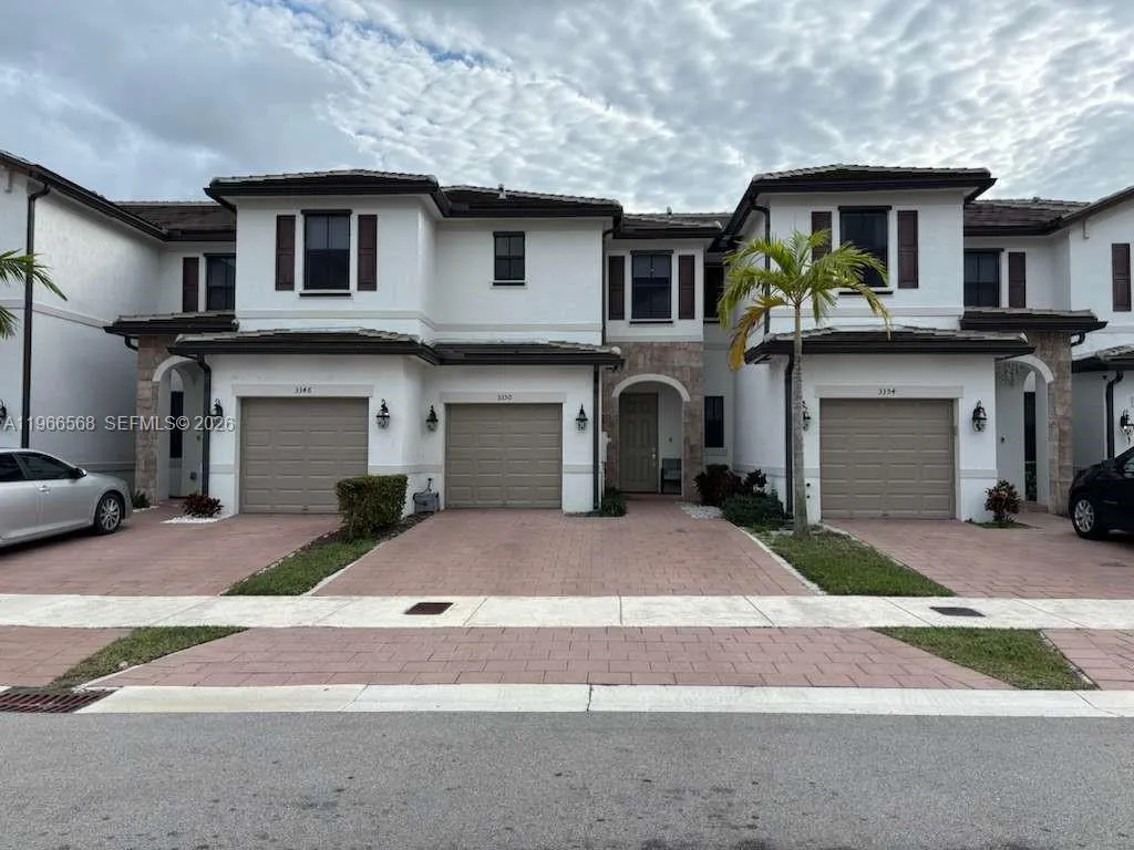 3350 W 112th St, Hialeah FL 33018