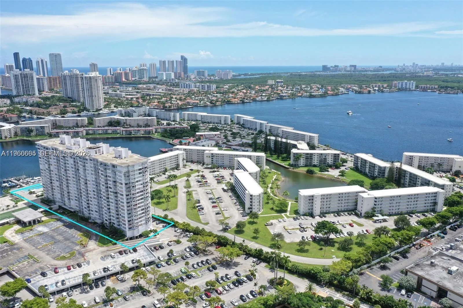 3 bedroom 2 bath for sale at 18031 Biscayne Blvd # 1601, Aventura FL 33160