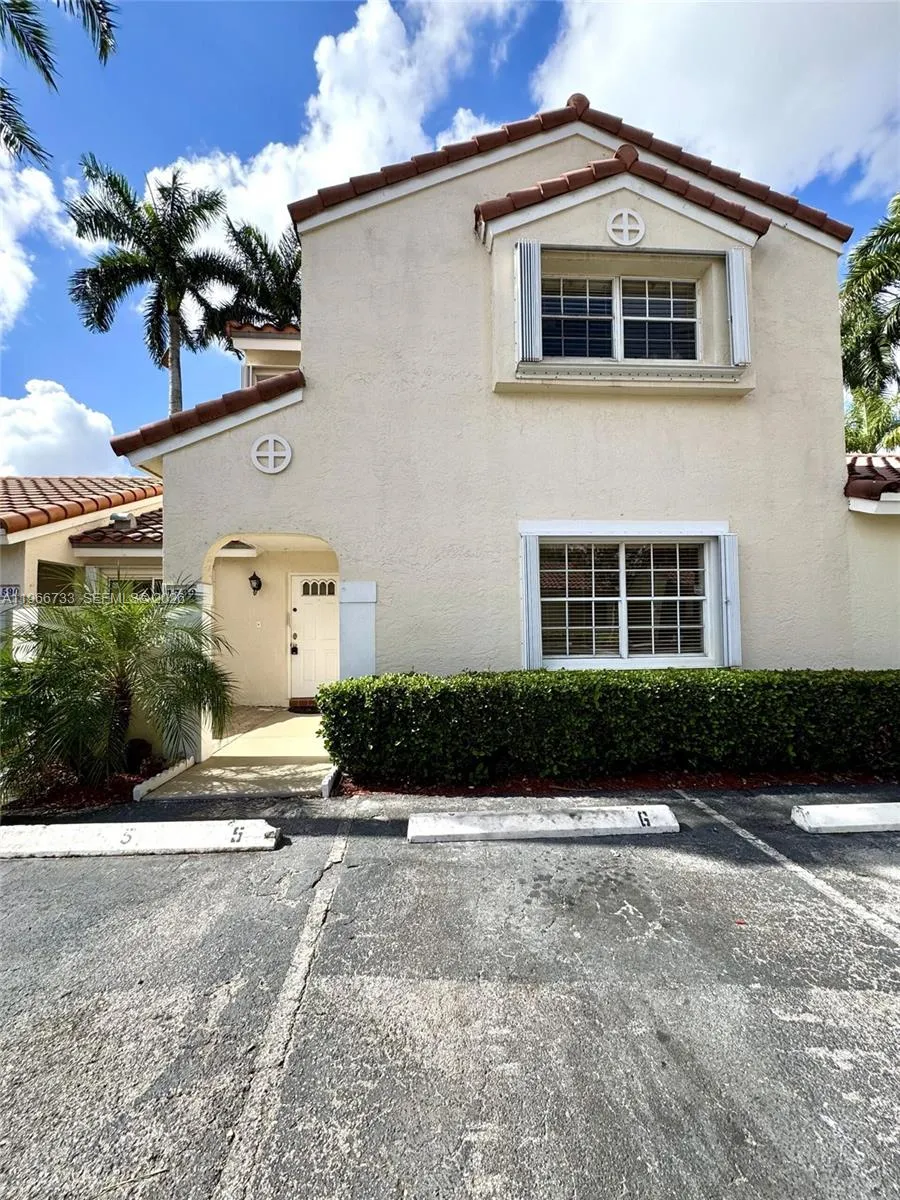 3 bedroom 2 bath for sale at 1592 Springside Dr, Weston FL 33326