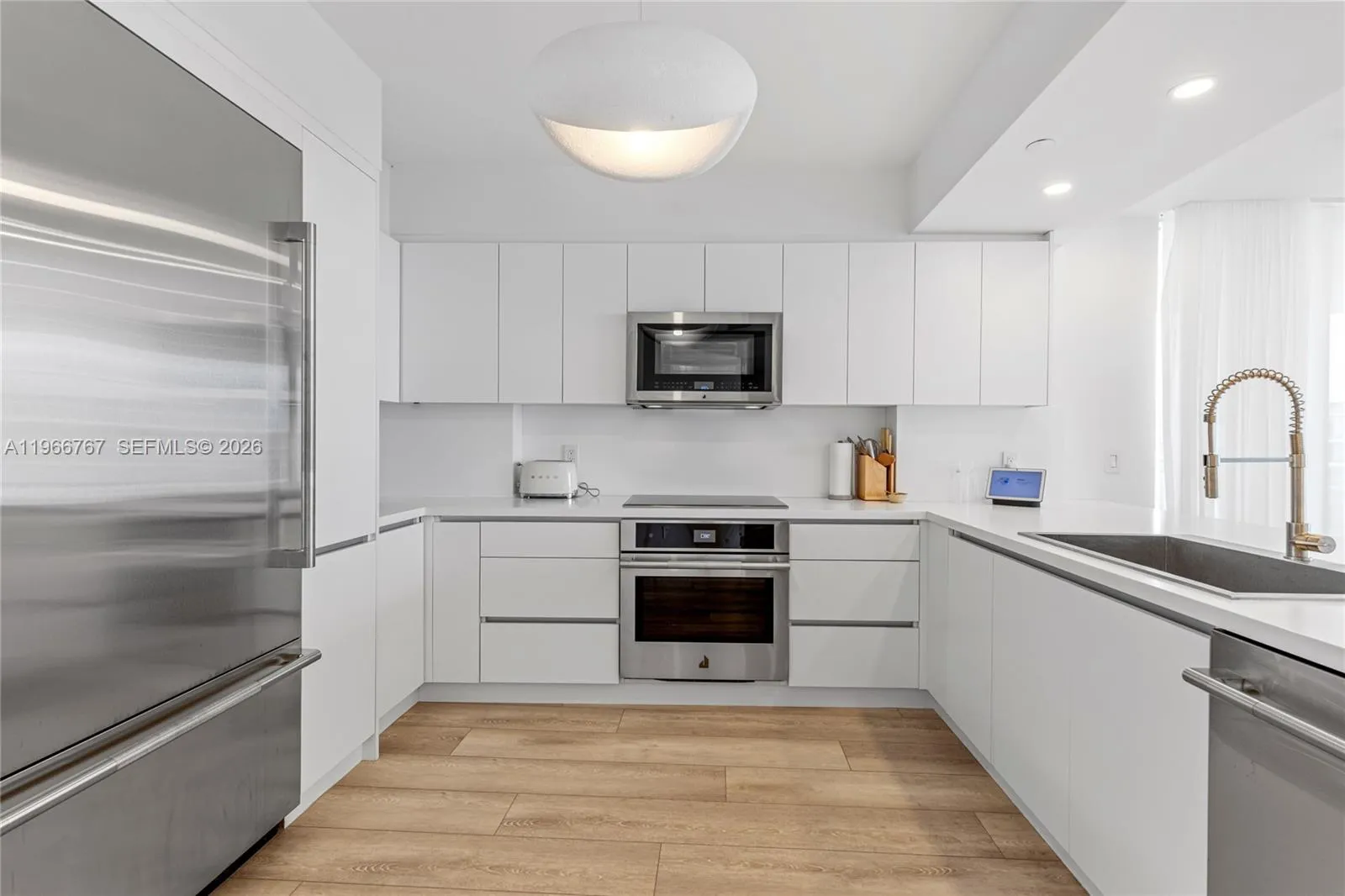 10 Venetian Way # 501, Miami Beach FL 33139
