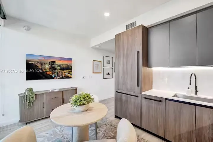 580 72nd St # 705, Miami Beach FL 33141