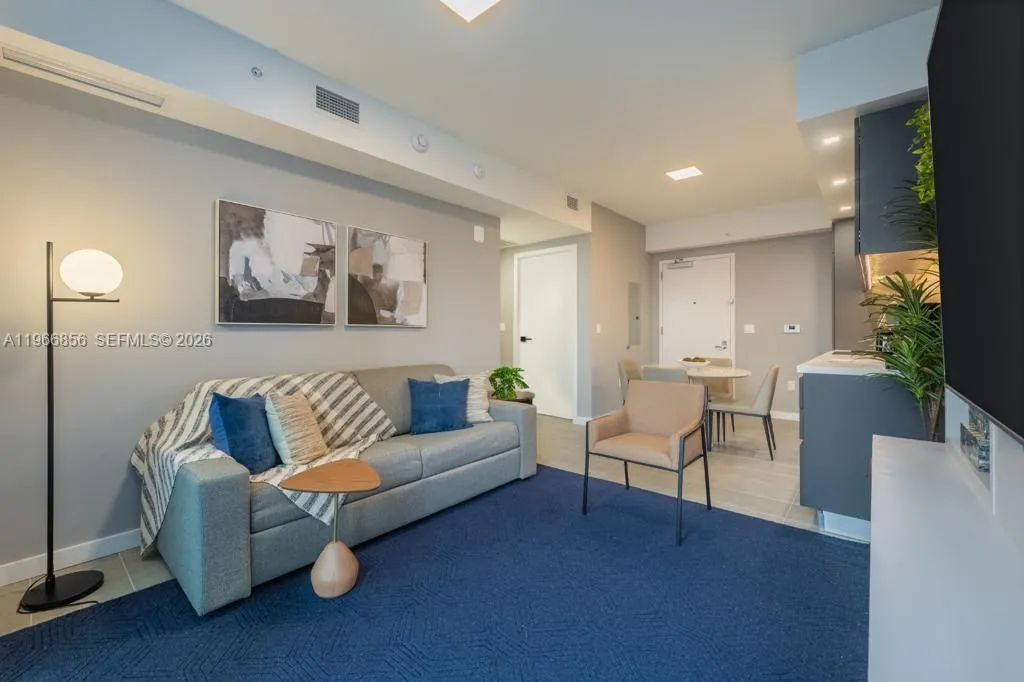 1 bedroom 1 bath for sale at 227 NE 2nd St # 1905, Miami FL 33132