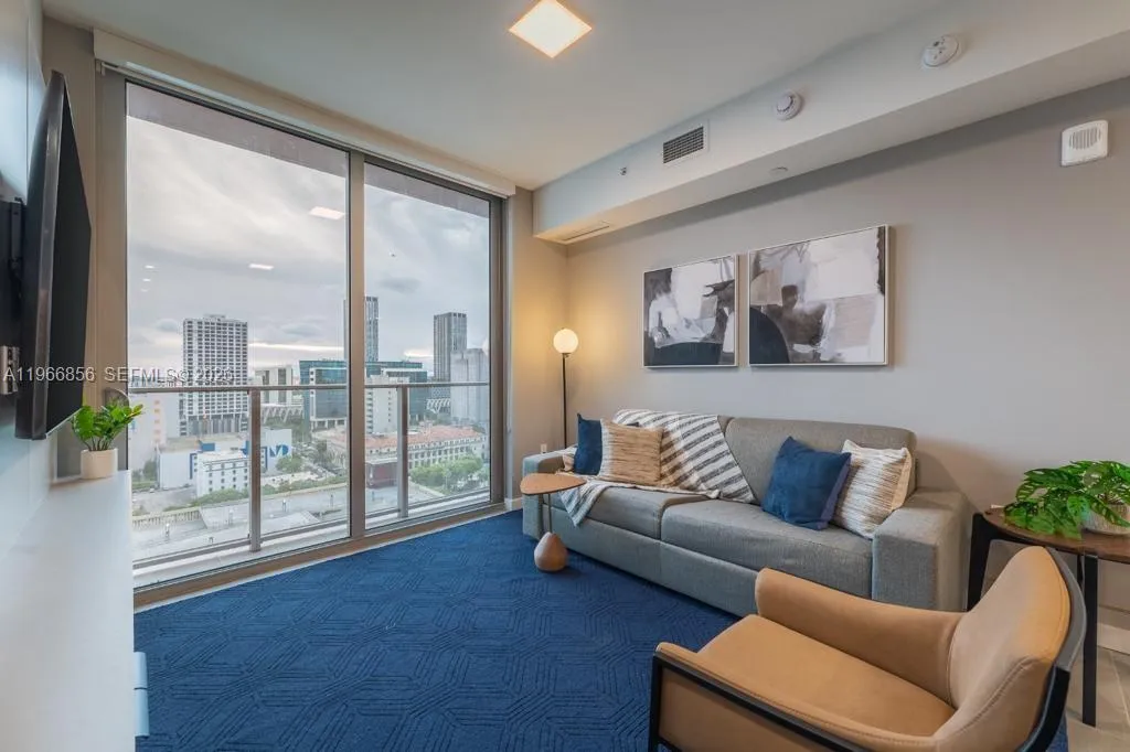 227 NE 2nd St # 1905, Miami FL 33132