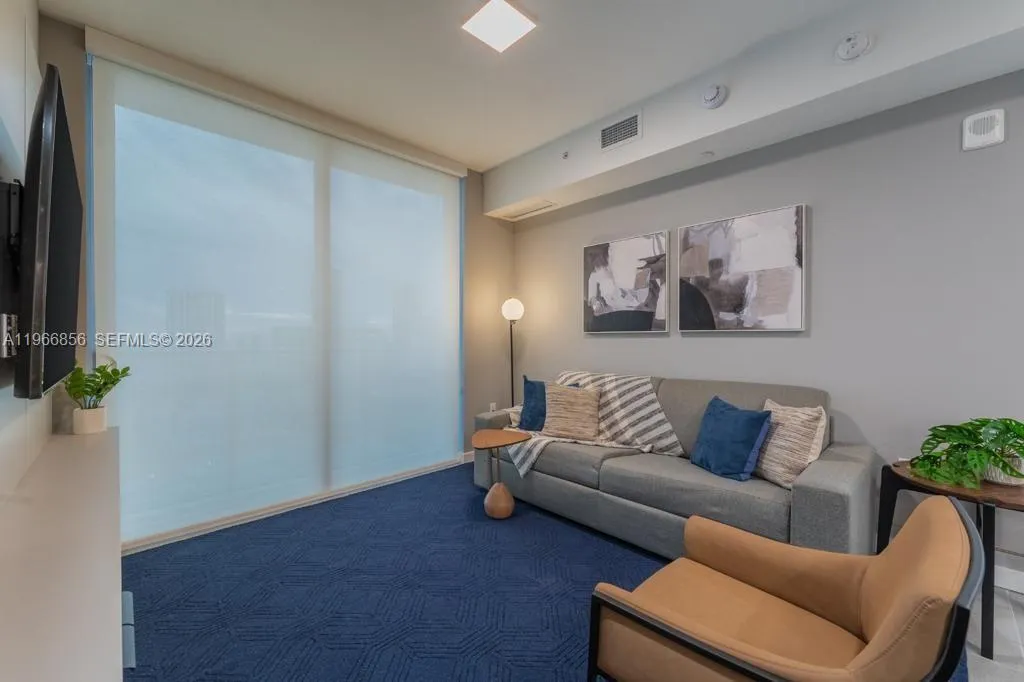 227 NE 2nd St # 1905, Miami FL 33132