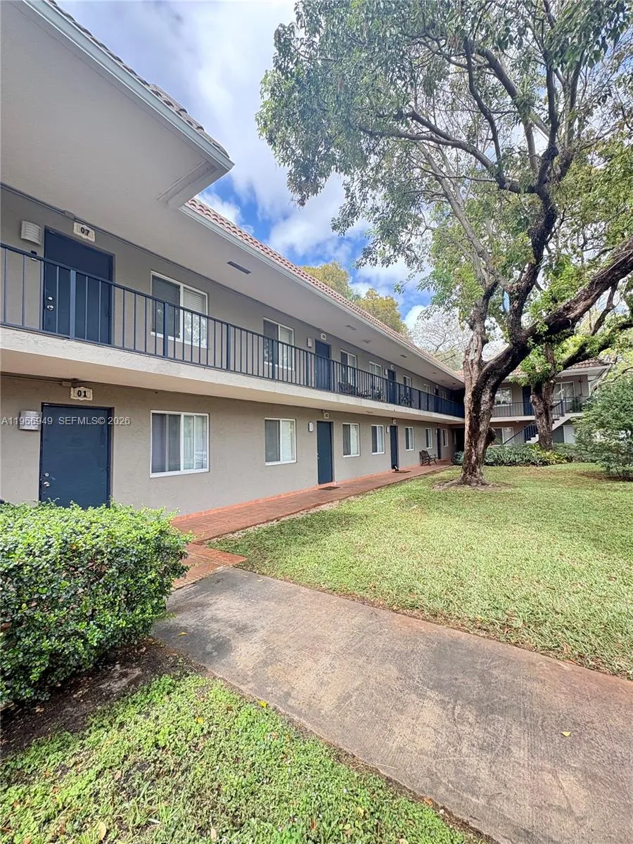 1111 SW 4th St, Fort Lauderdale FL 33312