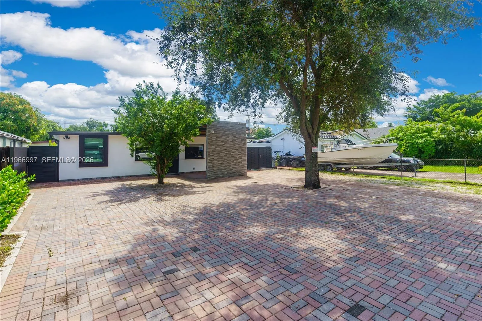 411 N 61st Ave, Hollywood FL 33024
