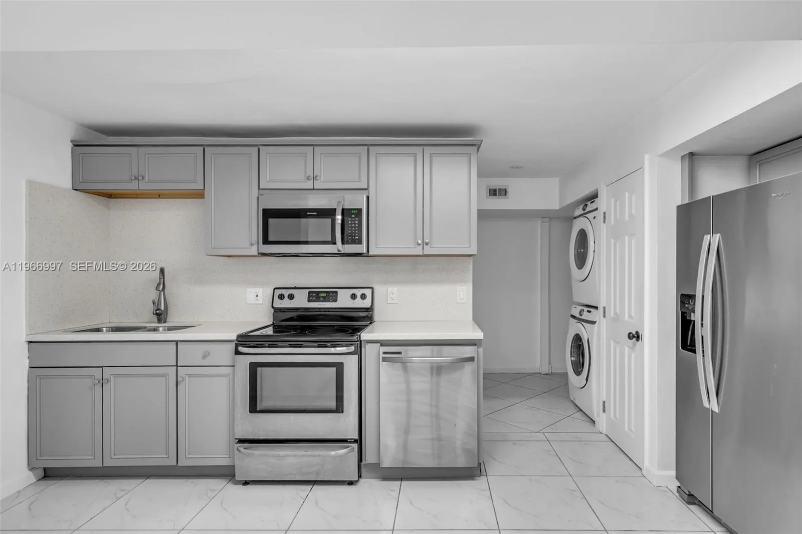 411 N 61st Ave, Hollywood FL 33024