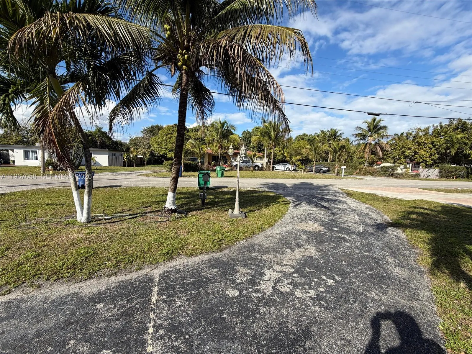 150 NE 164th St, Miami FL 33162