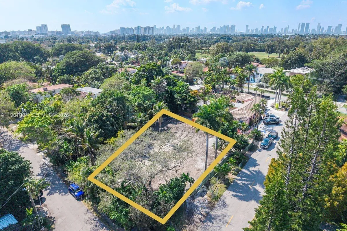 2880 Fairgreen Dr, Miami Beach FL 33140