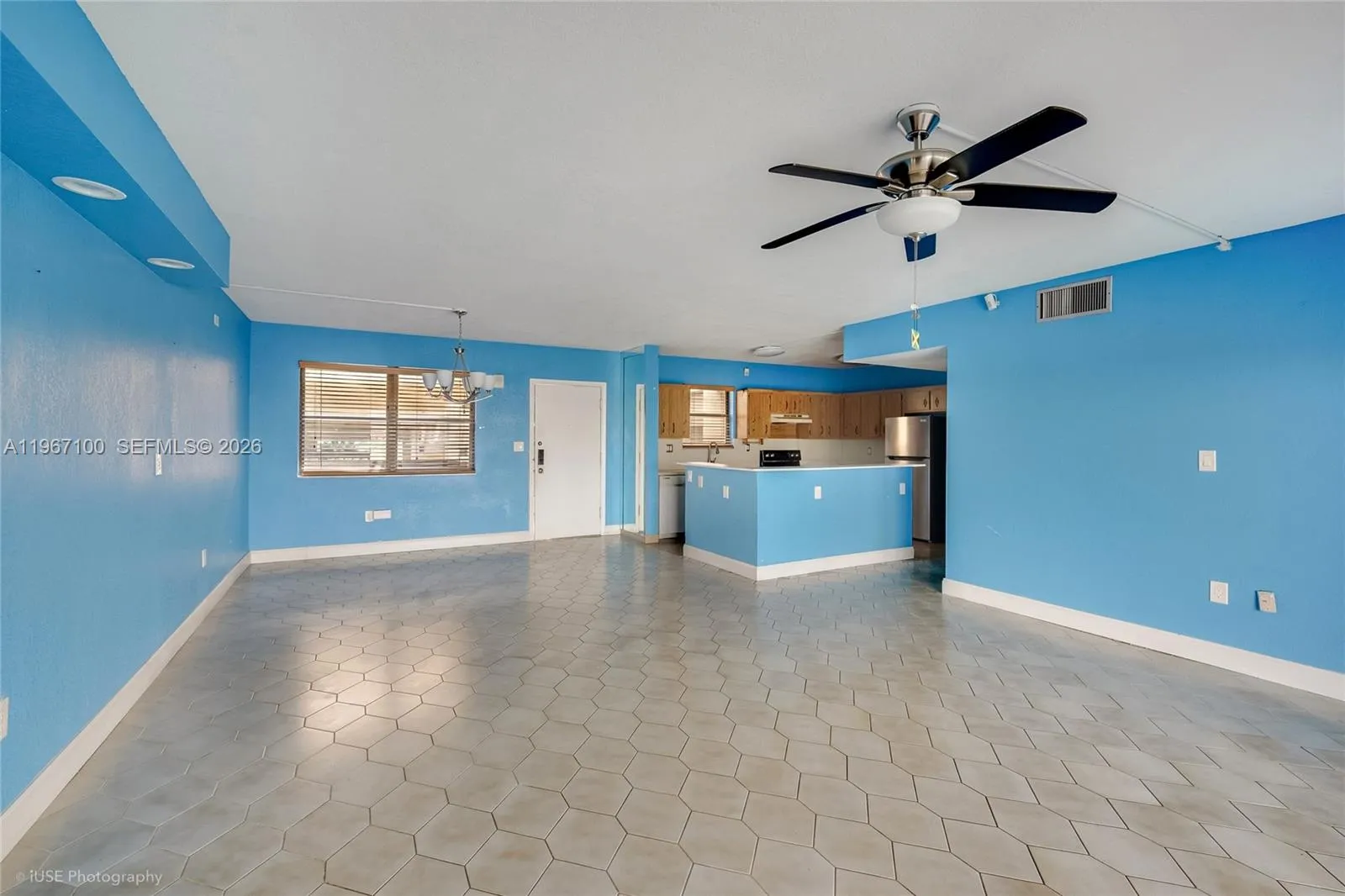 471 Ives Dairy Rd # 3, Miami FL 33179