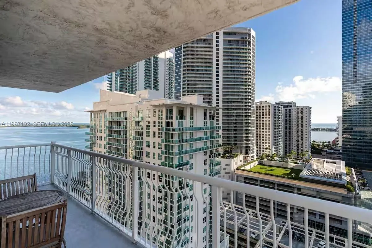 1200 Brickell Bay Dr # 3923, Miami FL 33131