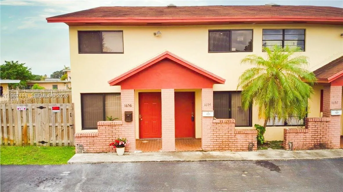 2 bedroom 2 bath for sale at 1654 NE 151st St # 1654, Miami FL 33162