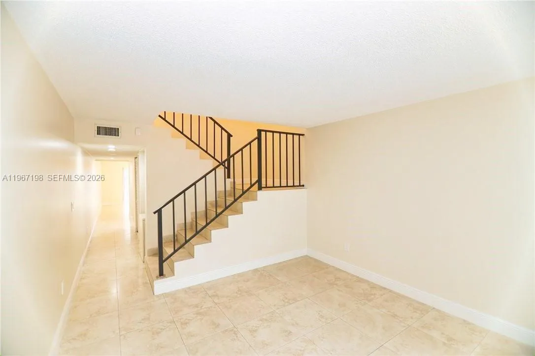 1654 NE 151st St # 1654, Miami FL 33162