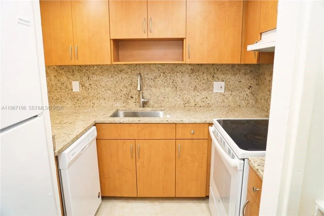 1654 NE 151st St # 1654, Miami FL 33162