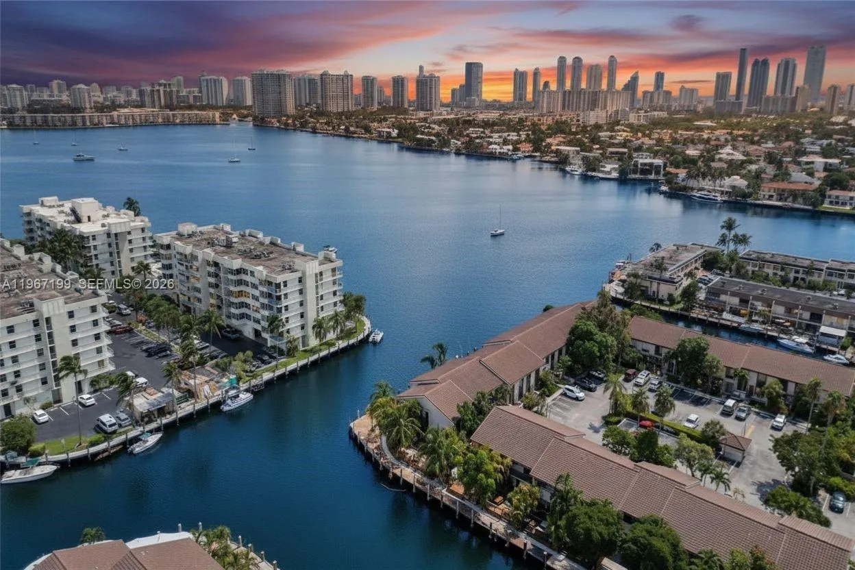 3 bedroom 2 bath for sale at 2689 NE 165th St # 56, North Miami Beach FL 33160