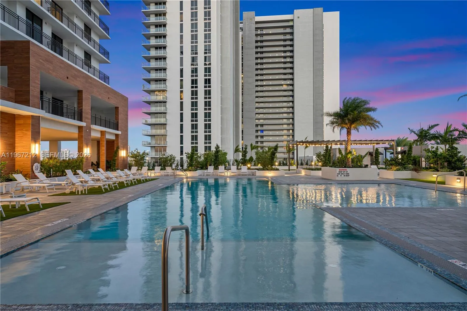 16395 Biscayne Blvd # 2210, North Miami Beach FL 33160