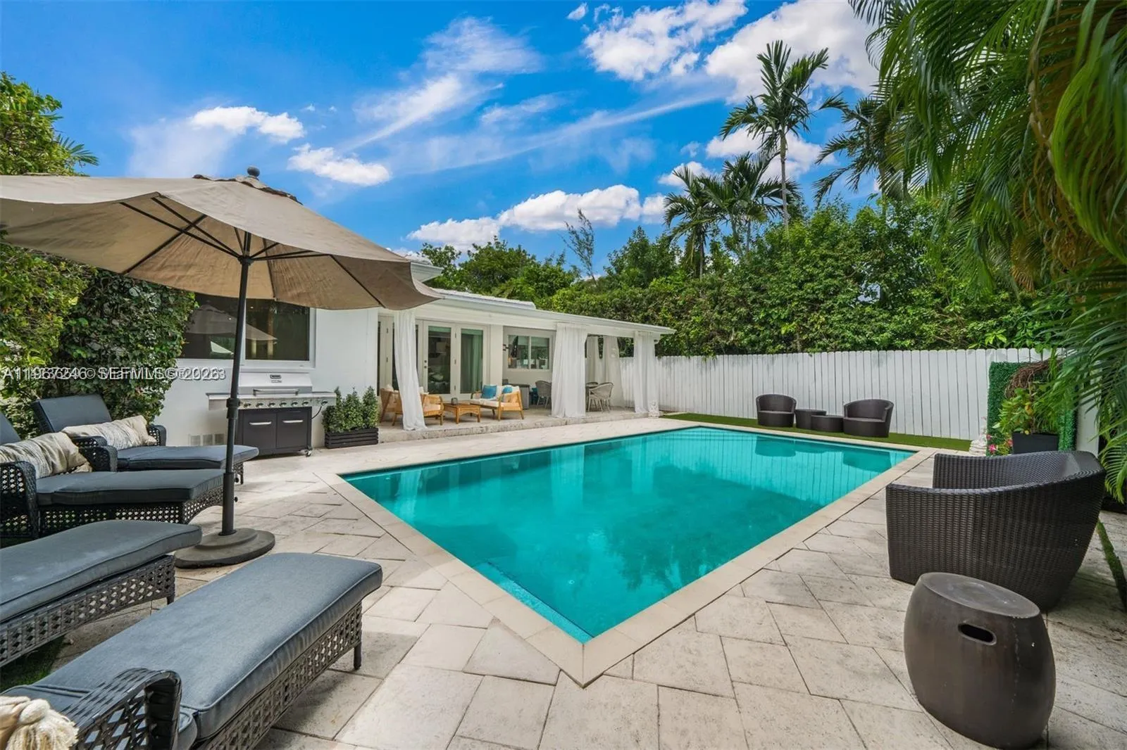 736 W 51 st, Miami Beach FL 33140