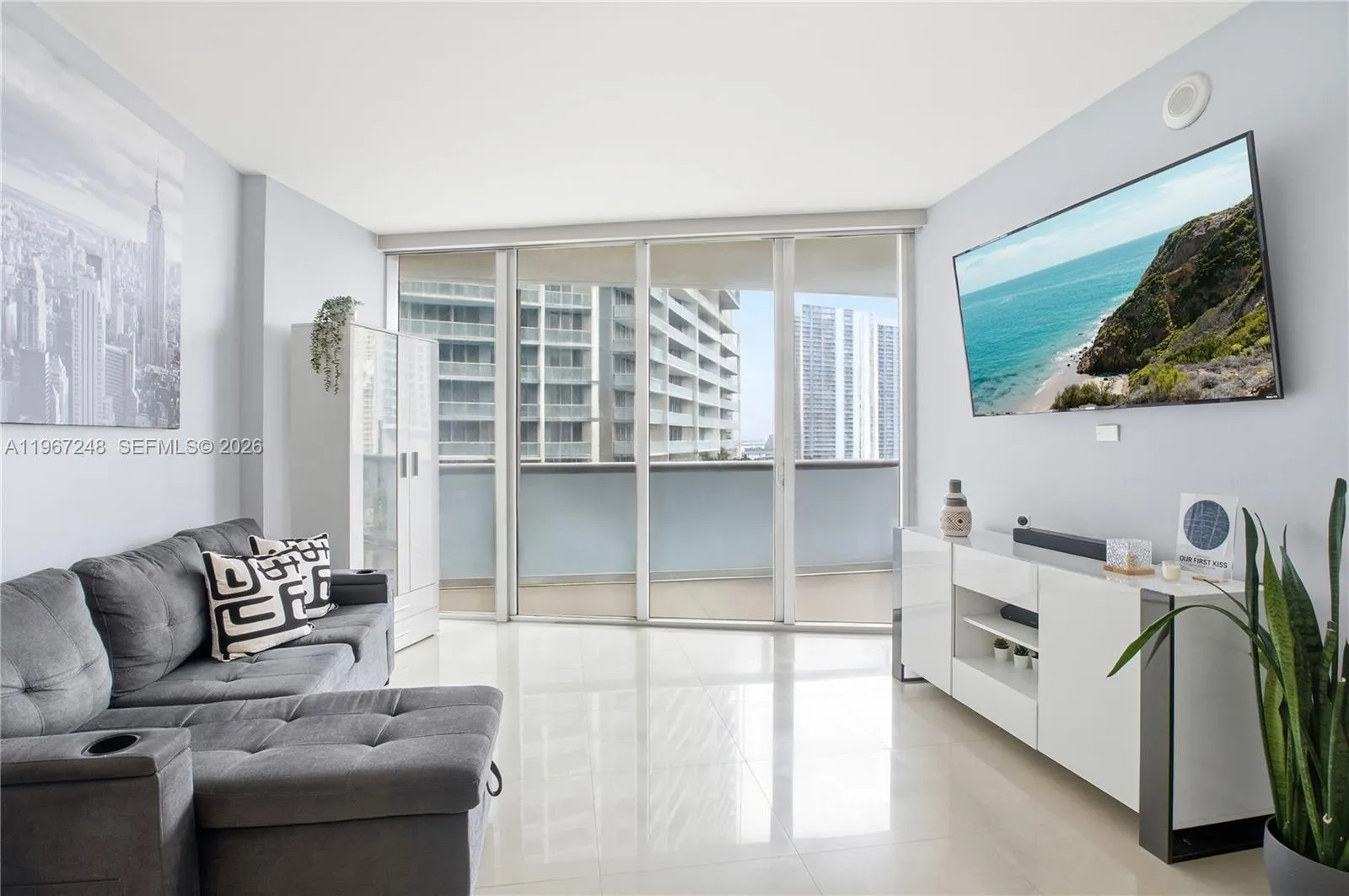 495 Brickell Ave # 1608, Miami FL 33131