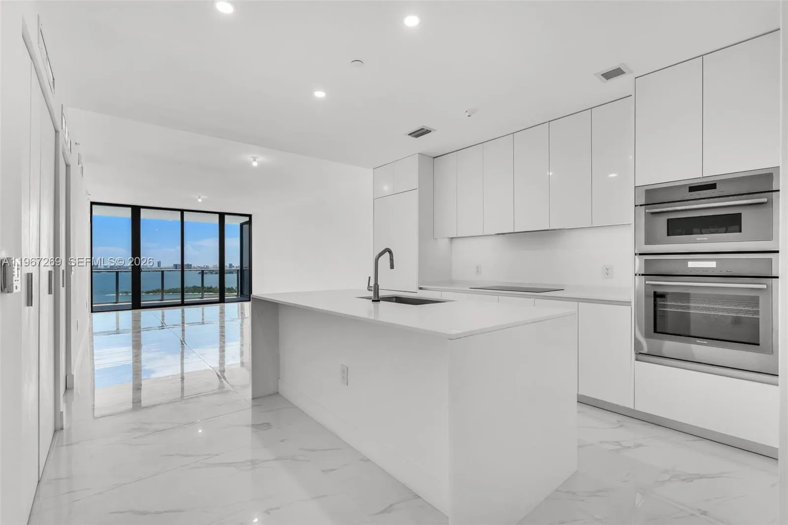 700 NE 24th ST # 1806, Miami FL 33137