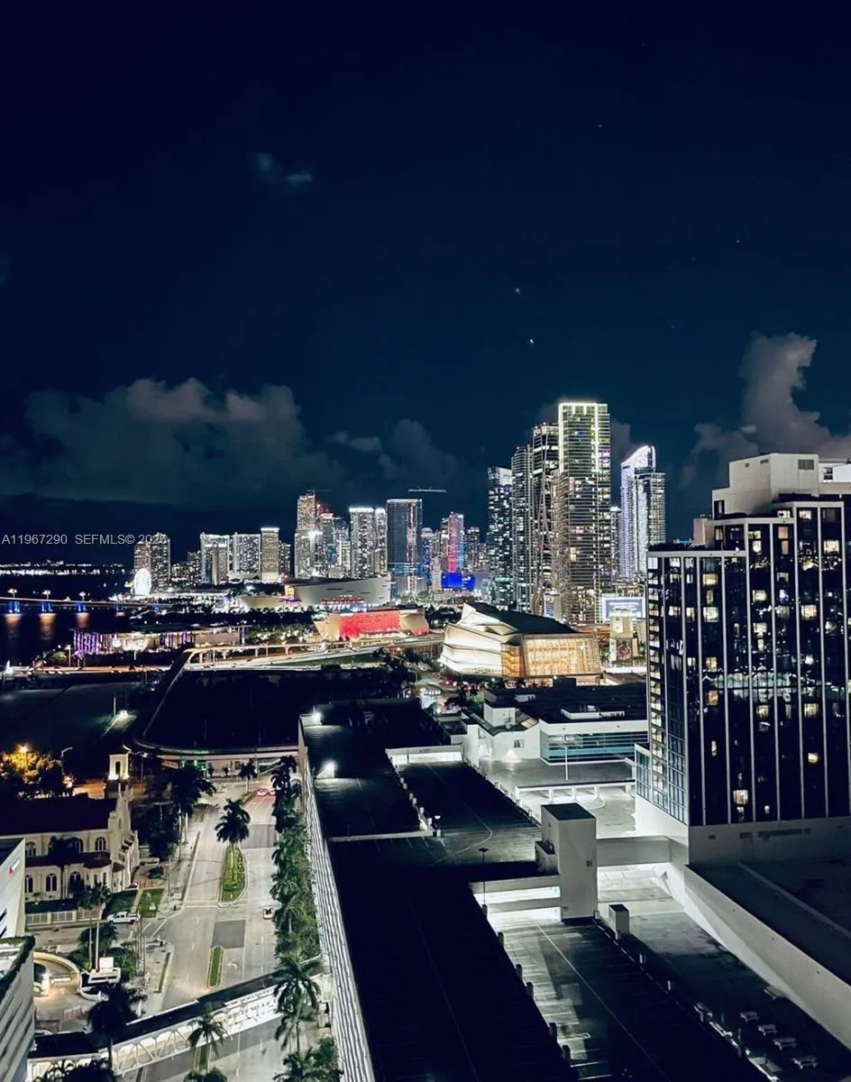 1 bedroom 1 bath for sale at 1750 N Bayshore Dr # 2710, Miami FL 33132