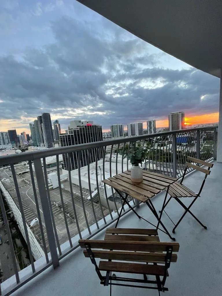 1750 N Bayshore Dr # 2710, Miami FL 33132