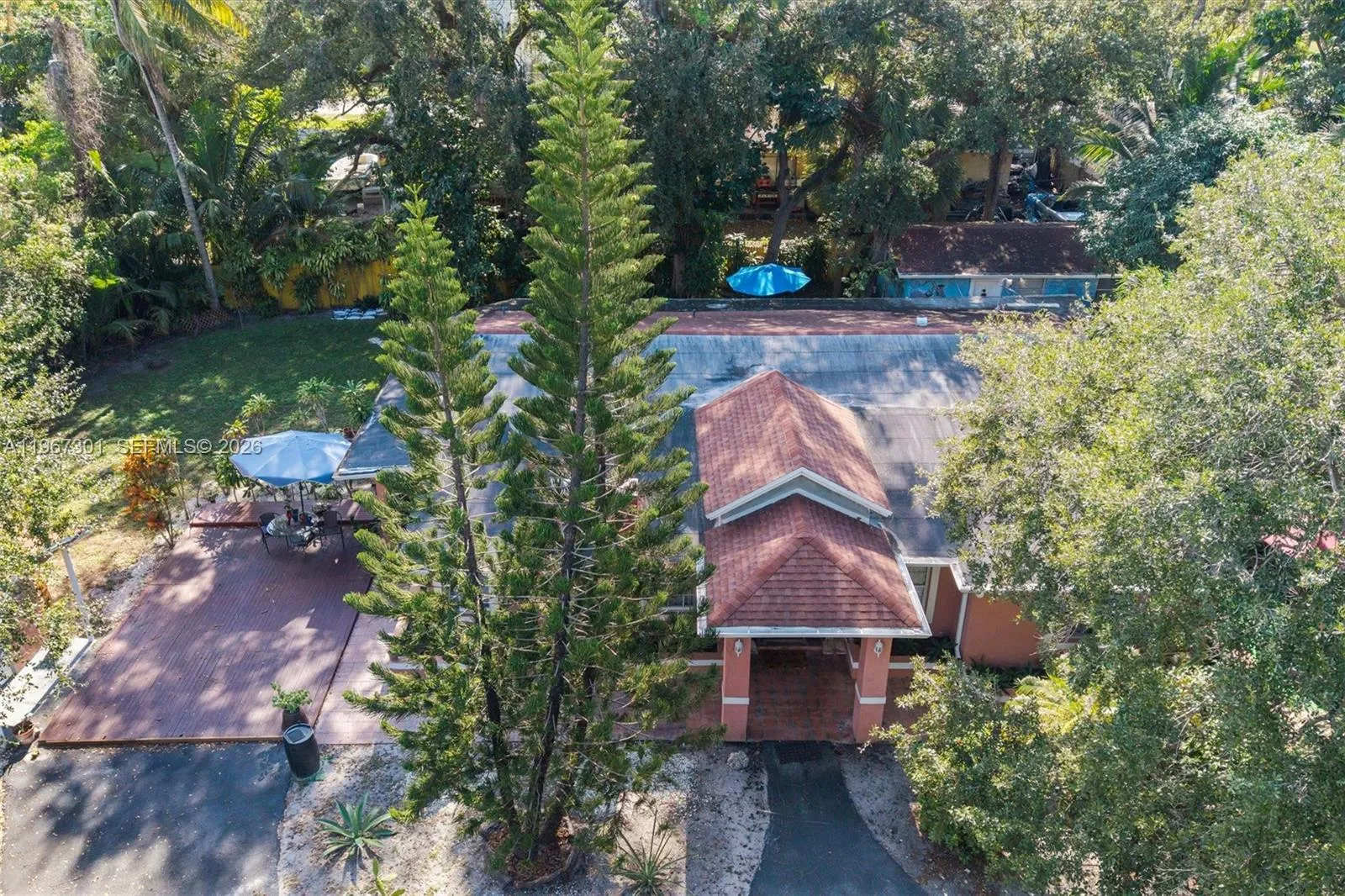 5 bedroom 4 bath for sale at 1760 NE 144th St, Miami FL 33181