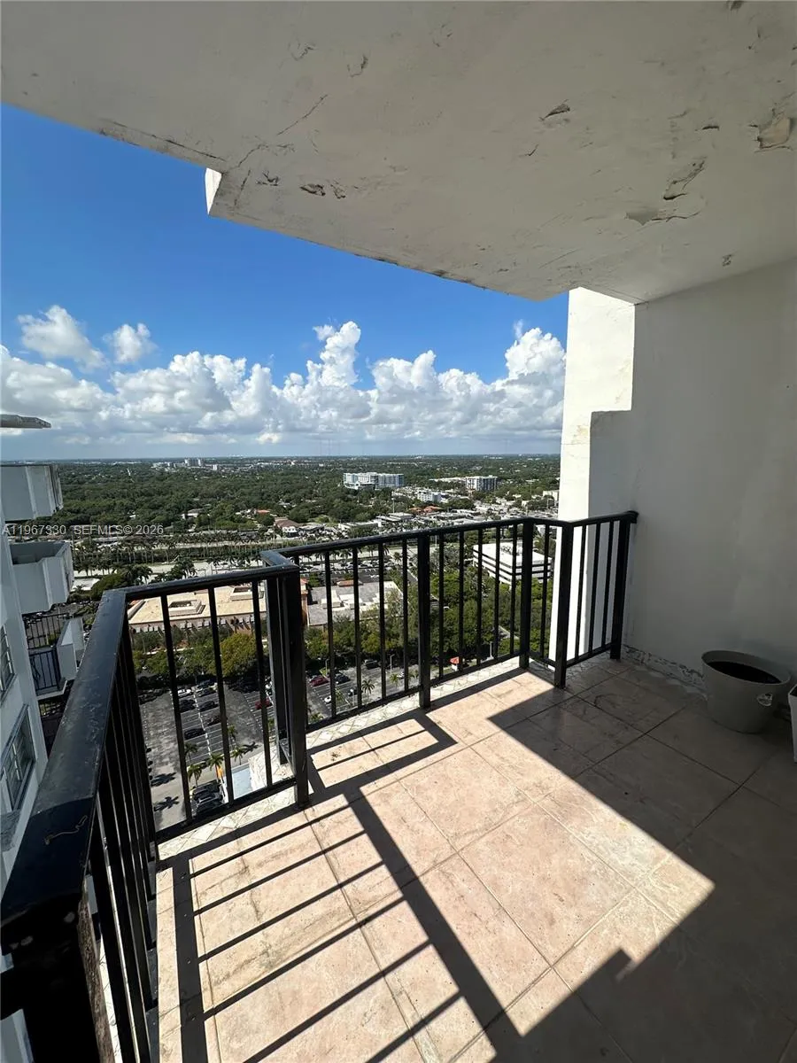 2750 NE 183rd St, Aventura FL 33160