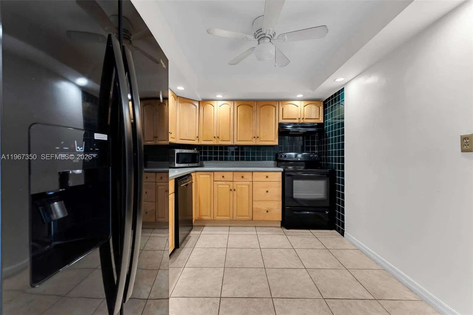 800 Parkview Dr # 1007, Hallandale Beach FL 33009