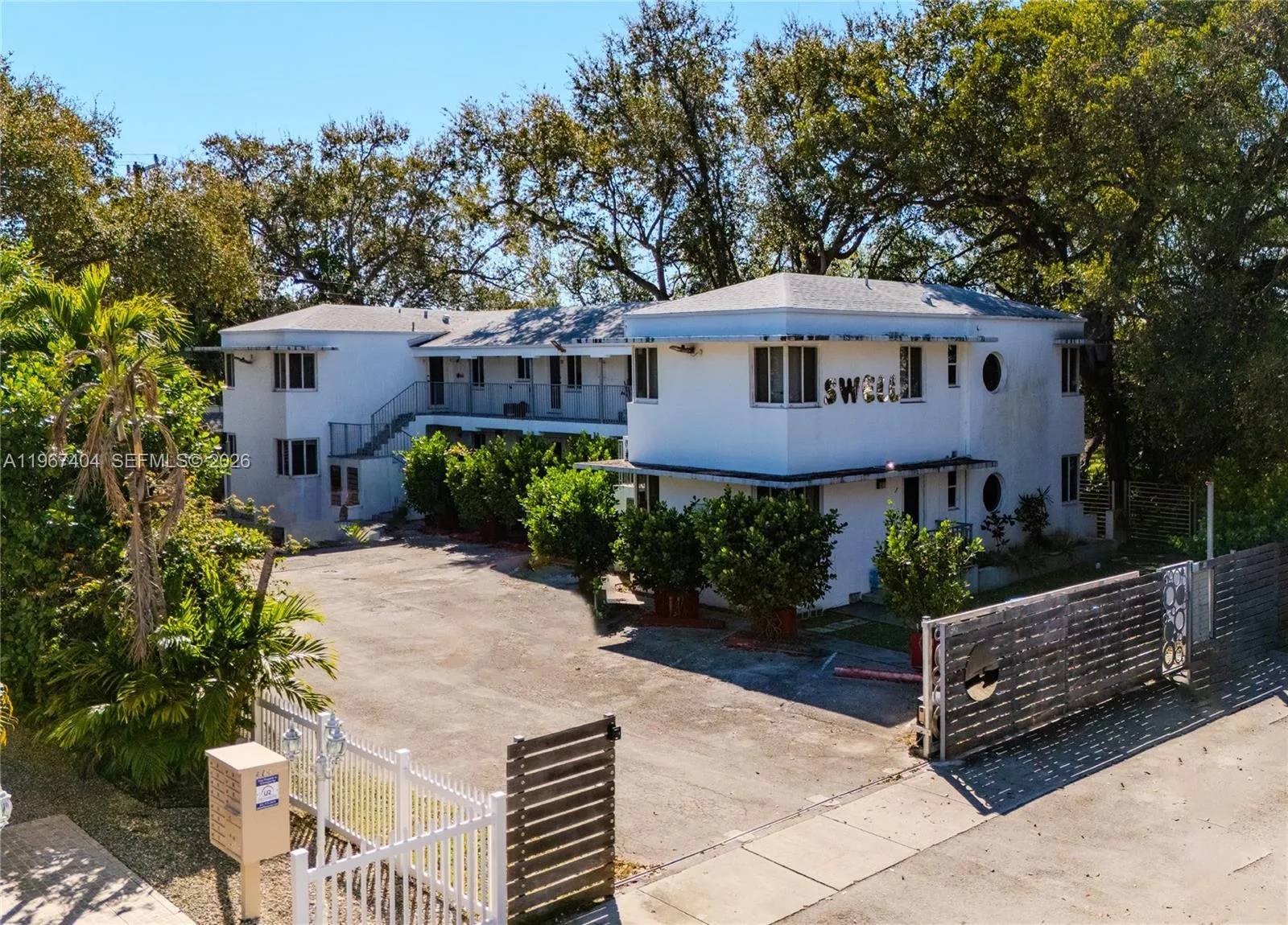 648 NE 80th St, Miami FL 33138