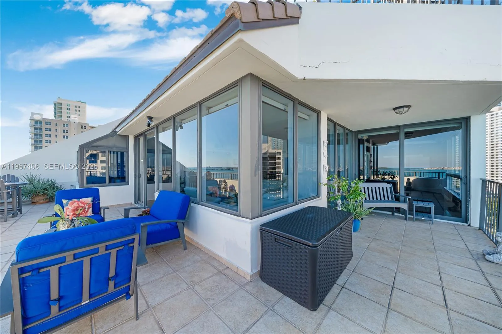 520 Brickell Key Dr # A1506, Miami FL 33131