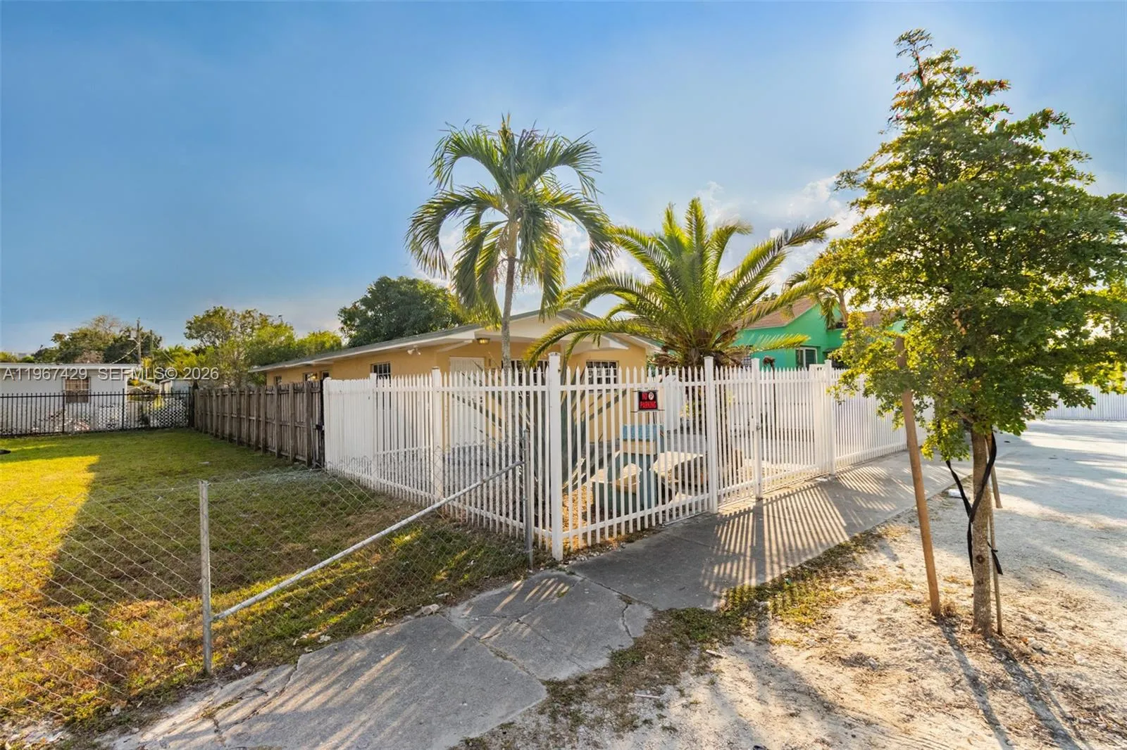 1518 NW 65th St, Miami FL 33147