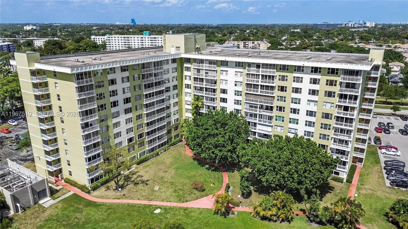 4400 Hillcrest Dr # 720C, Hollywood FL 33021