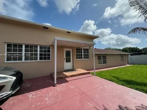 2 bedroom 1 bath for sale at 735 NE 152nd St, Miami FL 33162