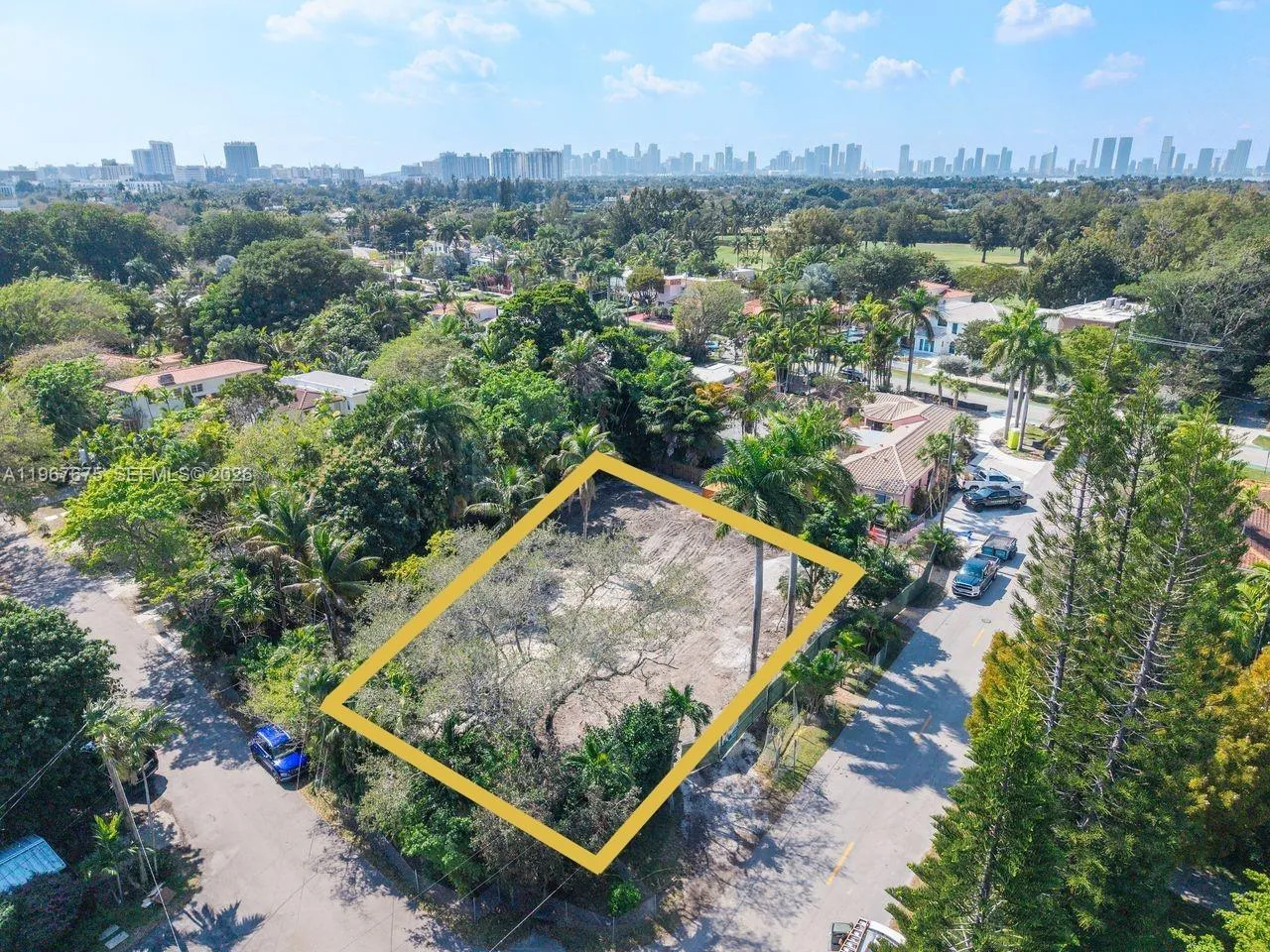 2880 Fairgreen Dr, Miami Beach FL 33140