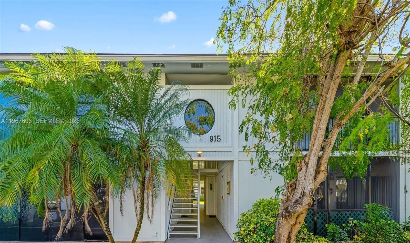 915 NE 199th St # 15, Miami FL 33179