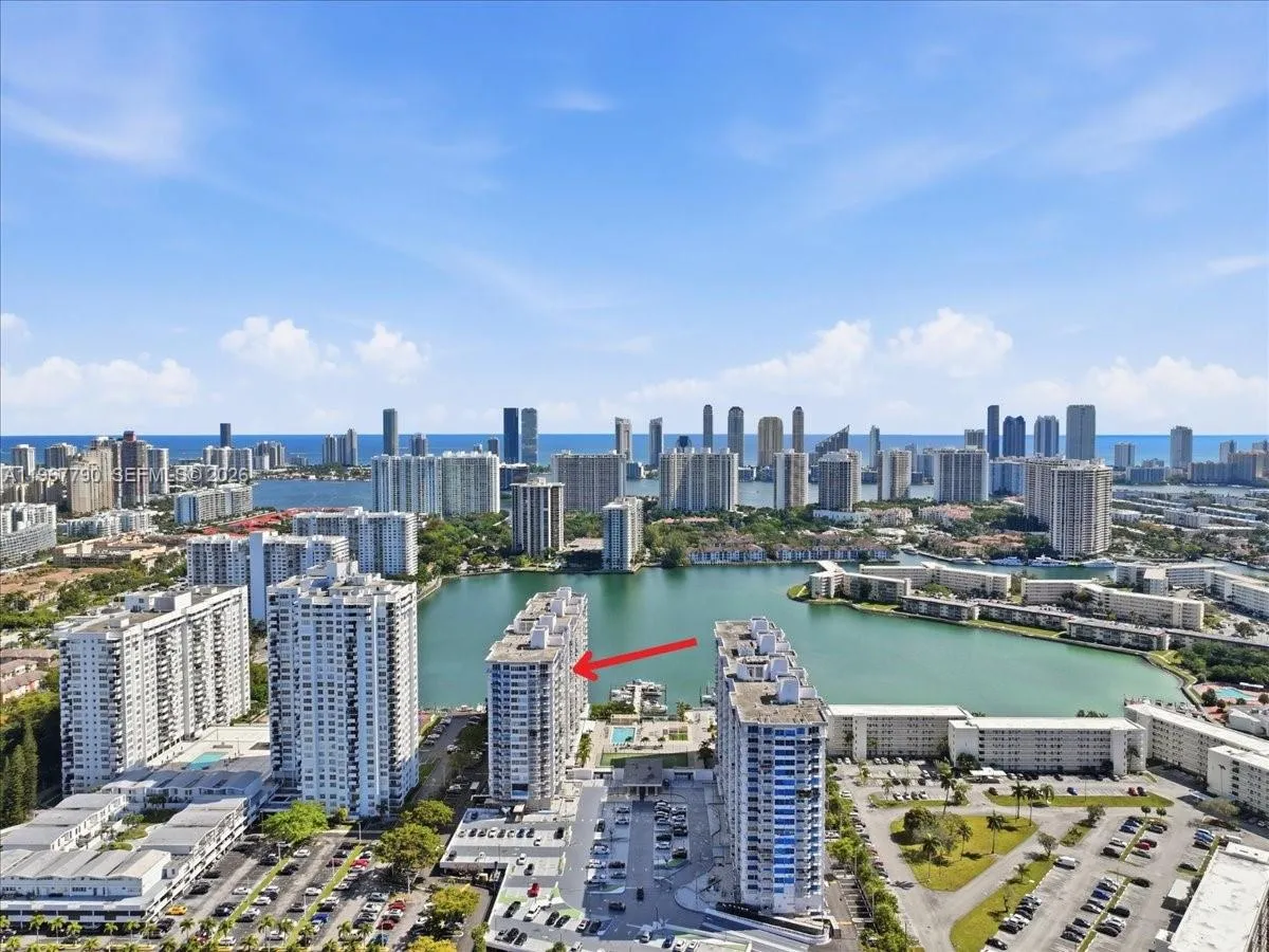 2 bedroom 2 bath for sale at 18051 Biscayne Blvd # 1701, Aventura FL 33160
