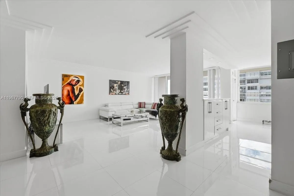 18051 Biscayne Blvd # 1701, Aventura FL 33160