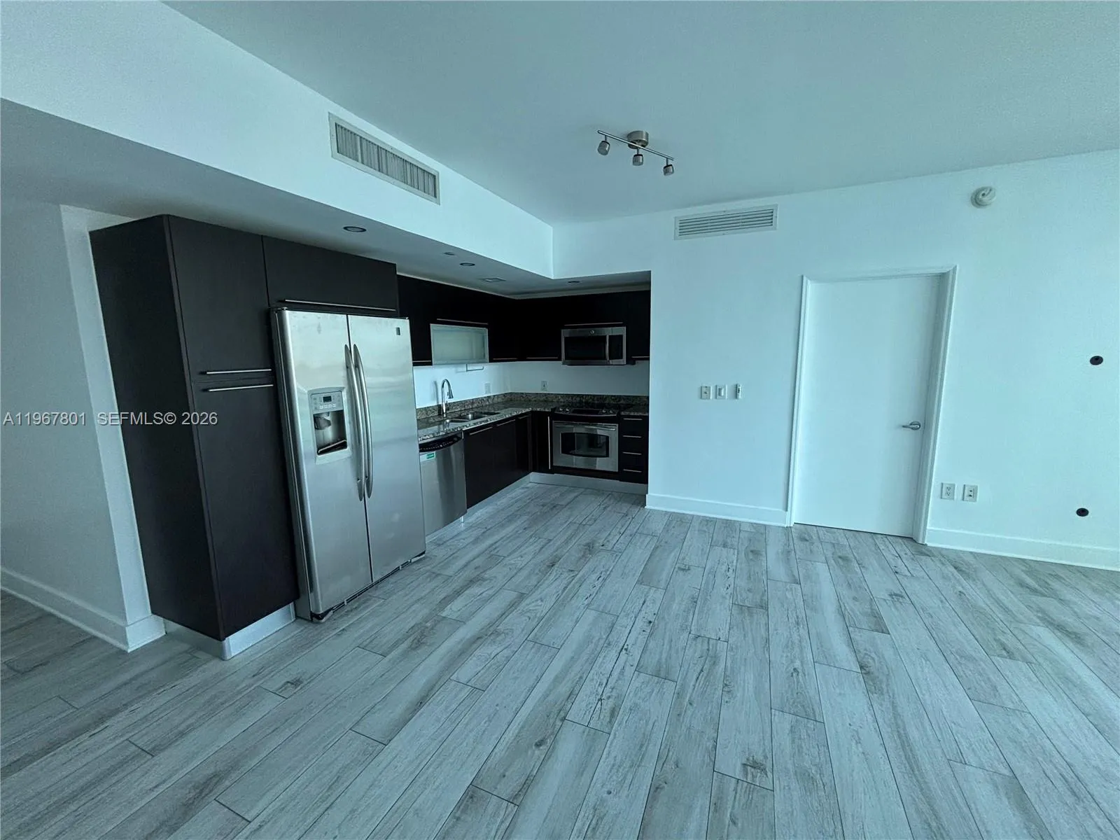 950 Brickell Bay Dr # 2007, Miami FL 33131