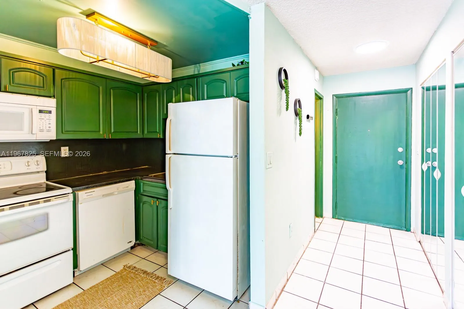 7620 Carlyle Ave # 205, Miami Beach FL 33141