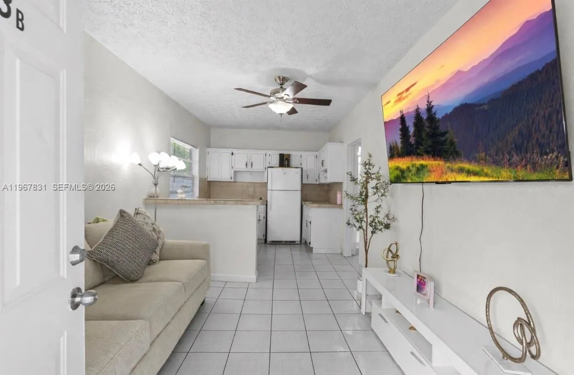 911 NW 22nd Pl, Miami FL 33125