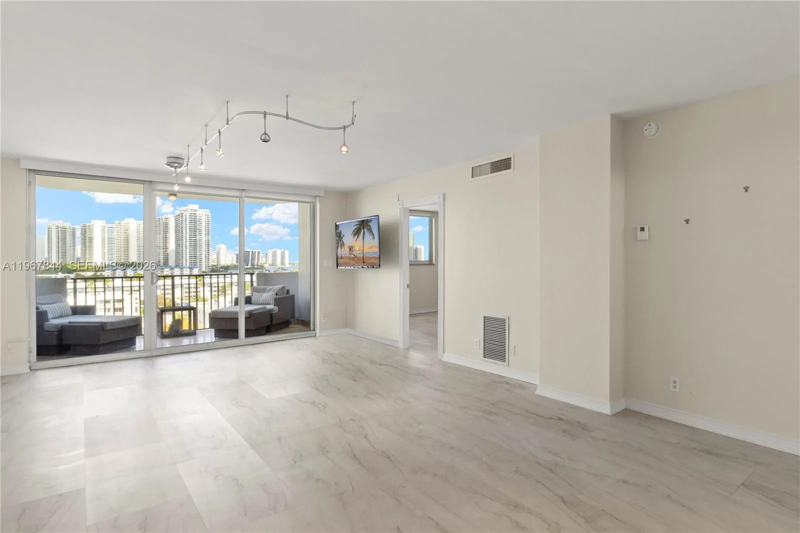 3703 NE 166th St # 904, North Miami Beach FL 33160