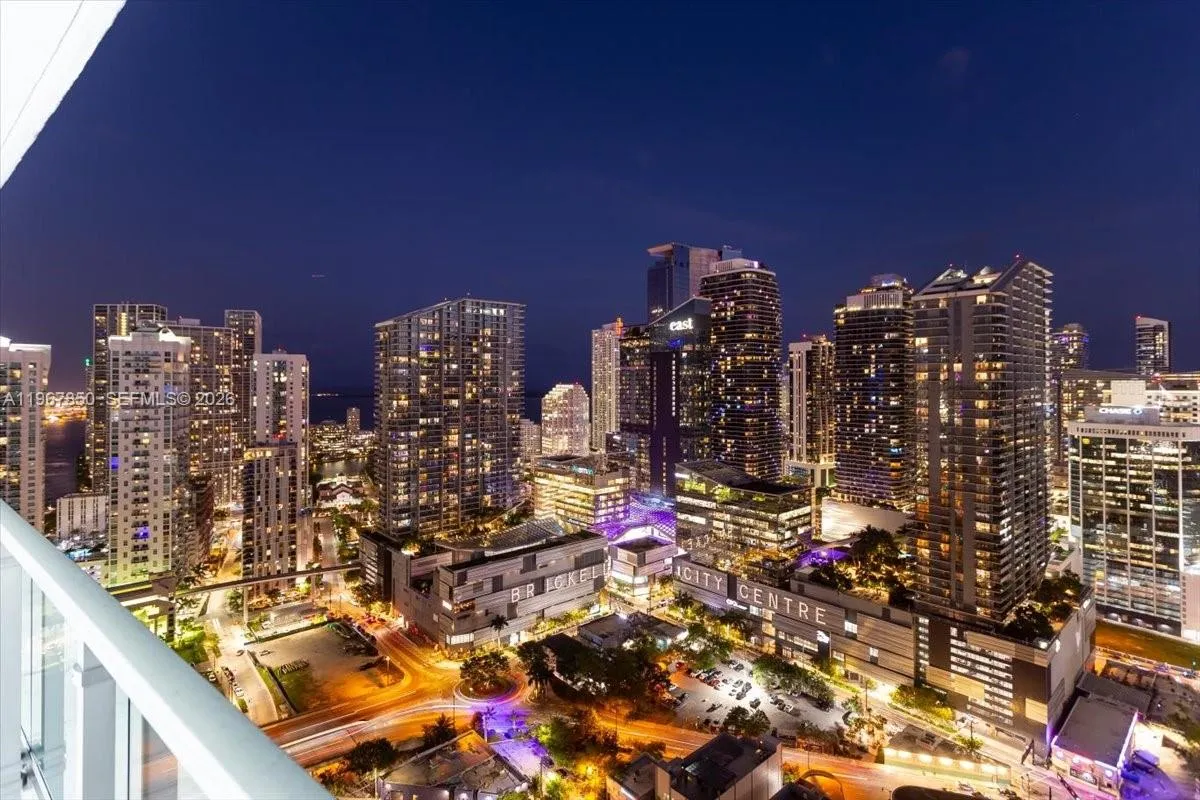 92 SW 3rd St # 3804, Miami FL 33130