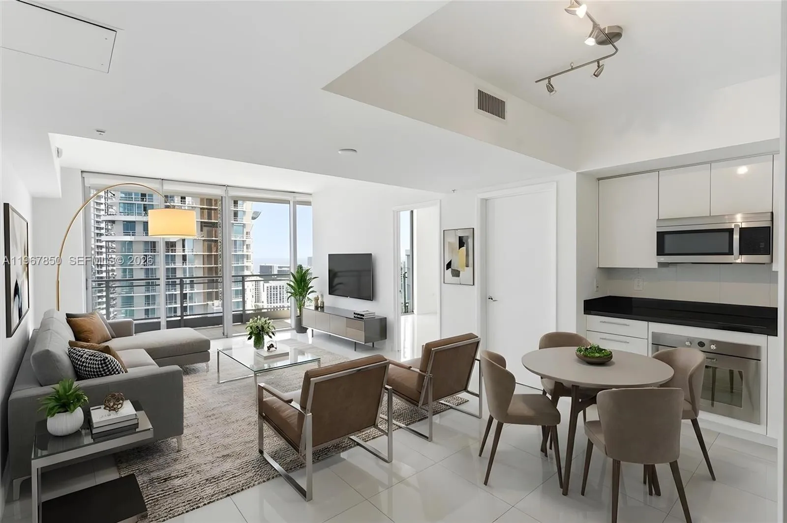 92 SW 3rd St # 3804, Miami FL 33130