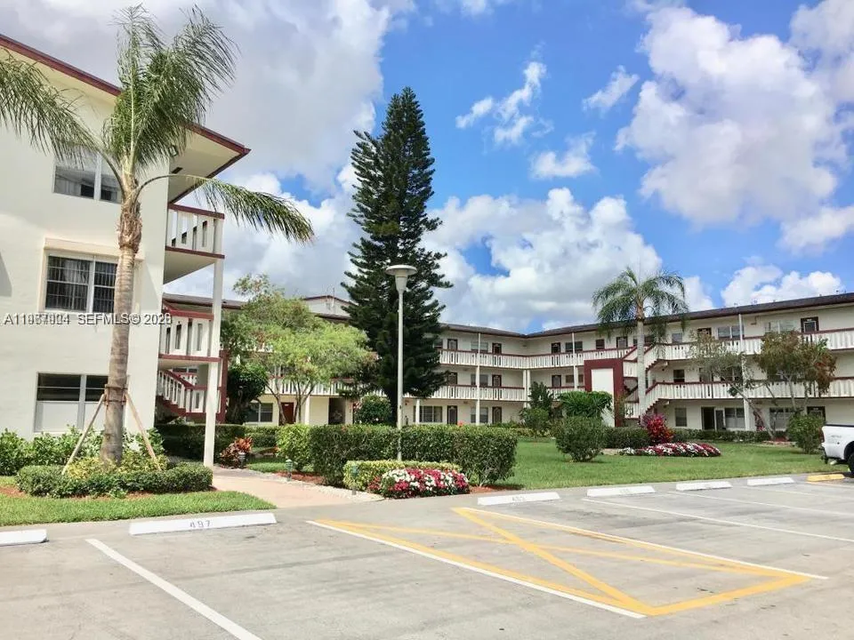2 bedroom 1 bath for sale at 475 Fanshaw # L, Boca Raton FL 33434