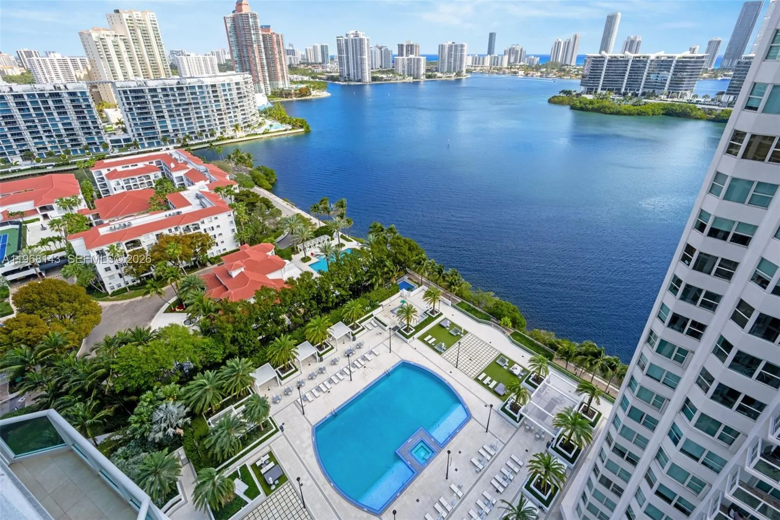 3 bedroom 3 bath for sale at 3301 NE 183 # 2209, Aventura FL 33160