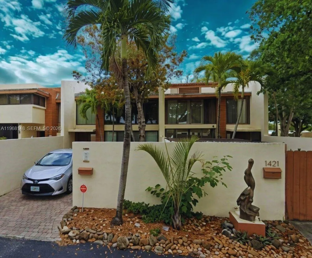 7825 SW 103rd Pl, Miami FL 33173