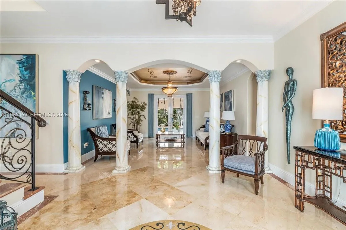 7851 NW 166th Ter, Miami Lakes FL 33016